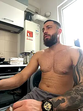 Snapshot of LoveIsBlind_ chatting on 10.09.25 LoveIsBlind  online show from 10.09.25