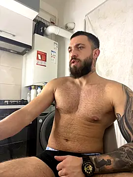 Snapshot of LoveIsBlind_ chatting on 10.15.25 LoveIsBlind  online show from 10.15.25