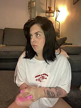 Snapshot of NaomiSquirts chatting on 02.01.25 NaomiSquirts online show from 02.01.25