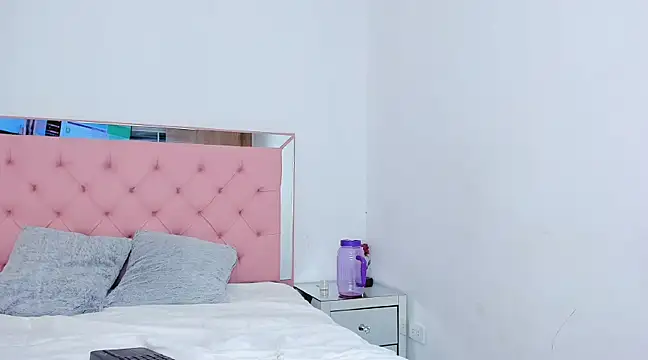 Snapshot of _violetadulce chatting on 03.22.25  violetadulce online show from 03.22.25