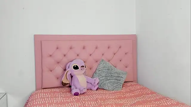 Snapshot of _violetadulce chatting on 09.30.25  violetadulce online show from 09.30.25