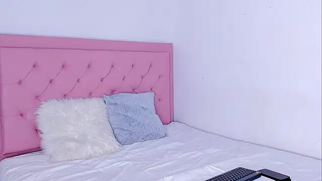 Snapshot of _violetadulce chatting on 10.30.25  violetadulce online show from 10.30.25