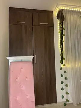 lina pink online show from 02.03.26