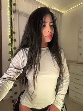 Snapshot of lina_pink chatting on 05.30.26 lina pink online show from 05.30.26