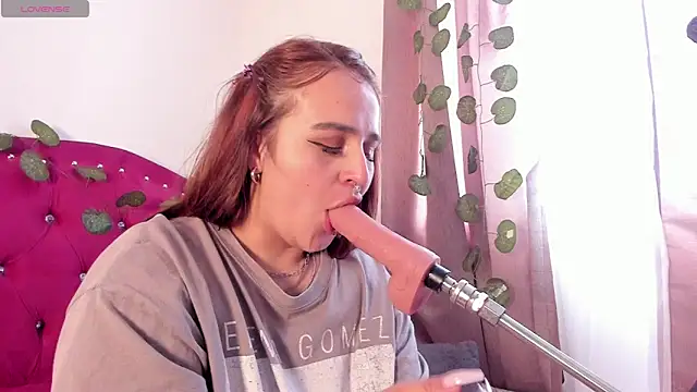 Snapshot of evy_orange1 chatting on 12.01.24 evy orange1 online show from 12.01.24