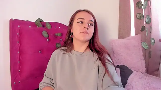 Snapshot of evy_orange1 chatting on 12.09.24 evy orange1 online show from 12.09.24