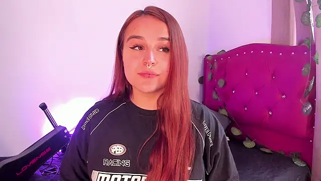 Snapshot of evy_orange1 chatting on 01.28.25 evy orange1 online show from 01.28.25