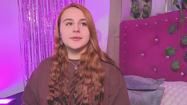 Snapshot of evy_orange1 chatting on 09.10.25 evy orange1 online show from 09.10.25