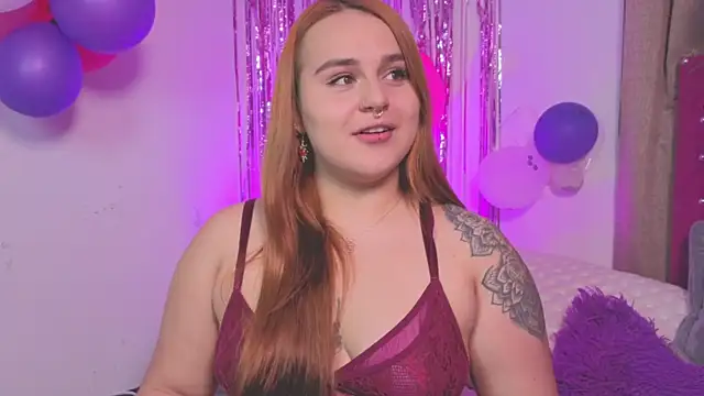 Snapshot of evy_orange1 chatting on 09.19.25 evy orange1 online show from 09.19.25