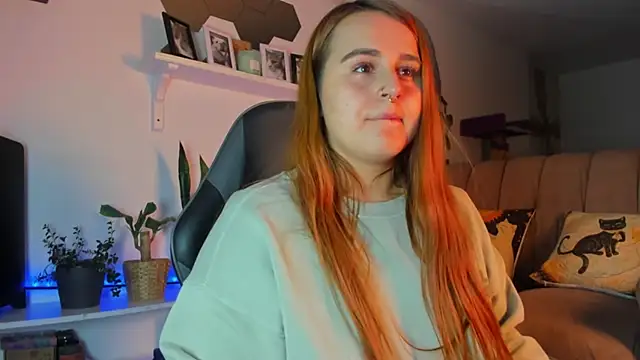 evy orange1 online show from 01.17.26