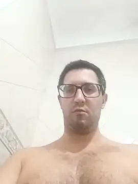 Snapshot of maxiporonga1 chatting on 04.01.26 maxiporonga1 online show from 04.01.26