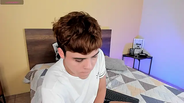 Snapshot of justinbiler chatting on 01.04.25 justinbiler online show from 01.04.25