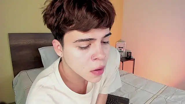 Snapshot of justinbiler chatting on 02.01.25 justinbiler online show from 02.01.25