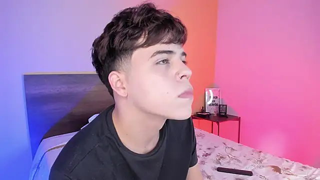 Snapshot of justinbiler chatting on 02.06.25 justinbiler online show from 02.06.25