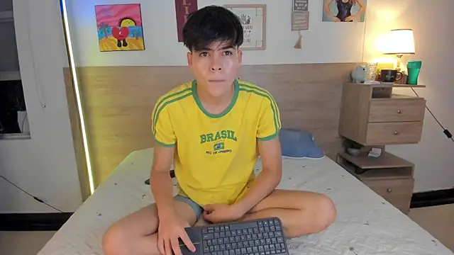 Snapshot of justinbiler chatting on 10.13.25 justinbiler online show from 10.13.25