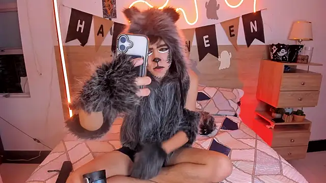 Snapshot of justinbiler chatting on 10.31.25 justinbiler online show from 10.31.25