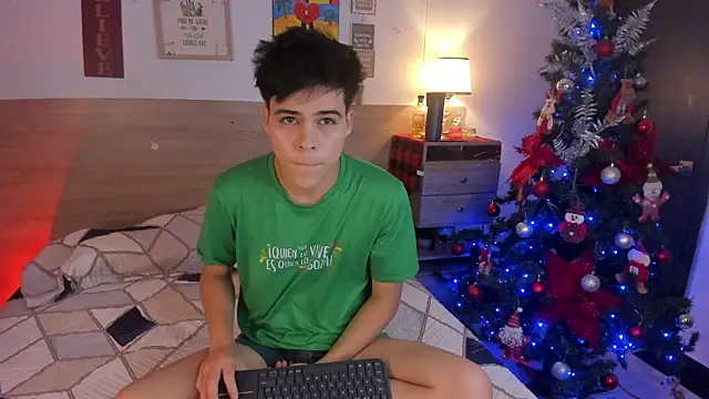 Snapshot of justinbiler chatting on 11.11.25 justinbiler online show from 11.11.25