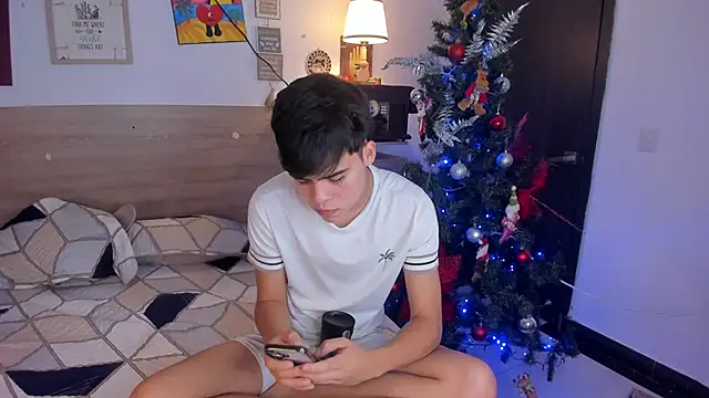 Snapshot of justinbiler chatting on 12.15.25 justinbiler online show from 12.15.25