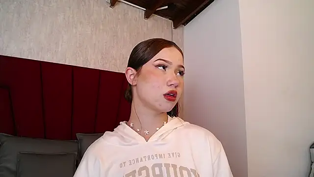 Snapshot of Roxie-Summers11 chatting on 01.05.25 Roxie-Summers11 online show from 01.05.25