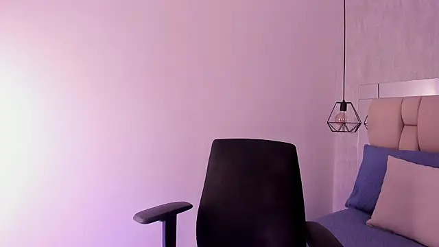 Snapshot of Roxie-Summers11 chatting on 01.16.25 Roxie-Summers11 online show from 01.16.25