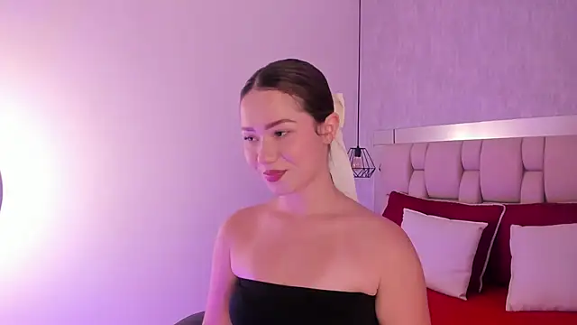 Snapshot of Roxie-Summers11 chatting on 03.03.25 Roxie-Summers11 online show from 03.03.25