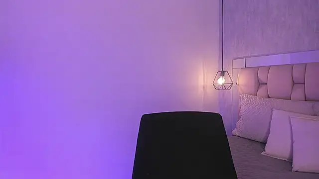 Snapshot of Roxie-Summers11 chatting on 03.11.25 Roxie-Summers11 online show from 03.11.25