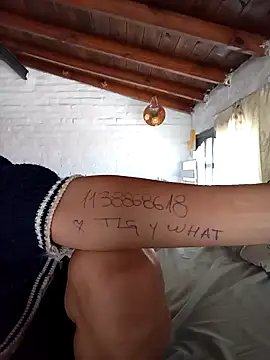 Snapshot of Viudanegraa chatting on 11.05.25 Viudanegraa online show from 11.05.25