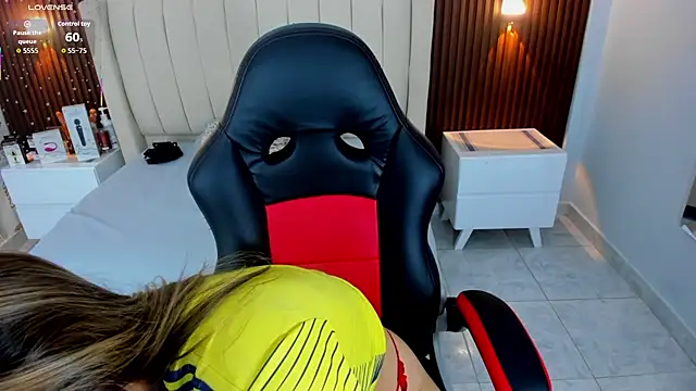 CAMILAGRAY online show from 07.04.26