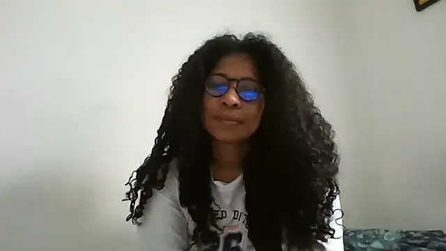 Snapshot of Ivon-09 chatting on 10.24.25 Ivon-09 online show from 10.24.25