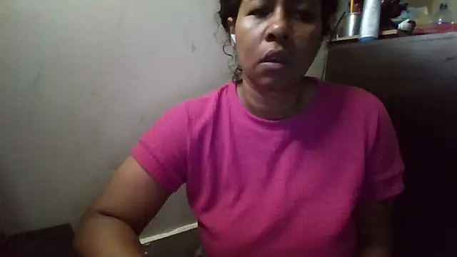 Snapshot of Ivon-09 chatting on 11.11.25 Ivon-09 online show from 11.11.25