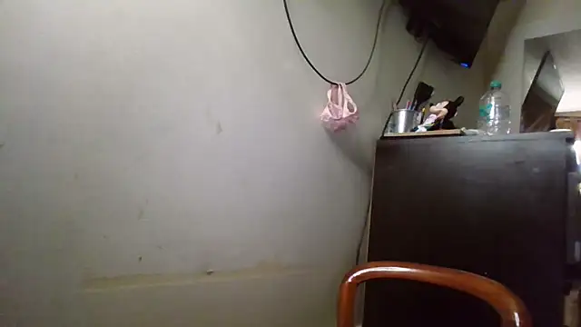 Snapshot of Ivon-09 chatting on 11.12.25 Ivon-09 online show from 11.12.25