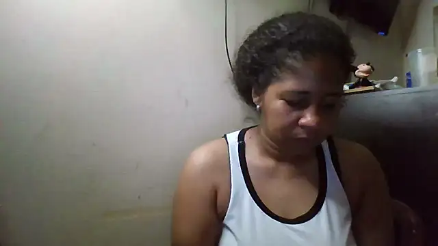 Snapshot of Ivon-09 chatting on 11.22.25 Ivon-09 online show from 11.22.25