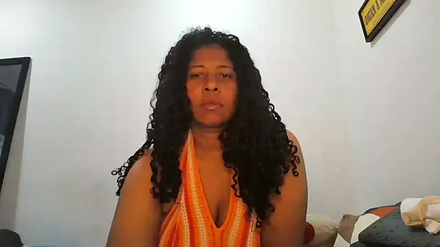 Snapshot of Ivon-09 chatting on 12.05.25 Ivon-09 online show from 12.05.25