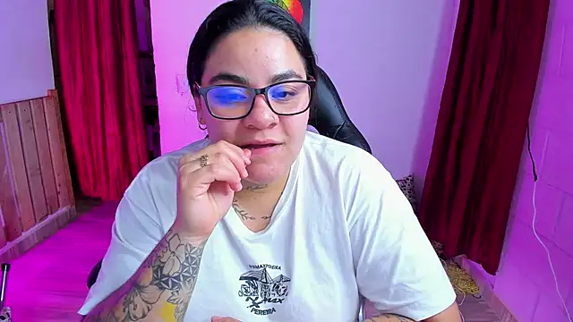 Snapshot of Sharon_hils chatting on 01.20.25 Sharon hils online show from 01.20.25