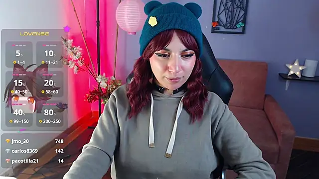 Snapshot of yumin3ko chatting on 12.24.24 yumin3ko online show from 12.24.24