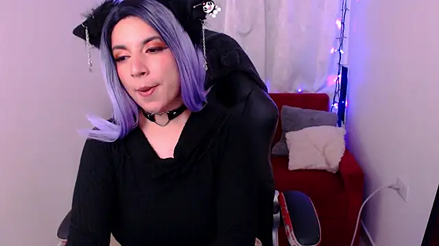 Snapshot of yumin3ko chatting on 10.21.25 yumin3ko online show from 10.21.25