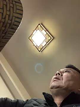 Snapshot of bcc0001 chatting on 10.29.25 bcc0001 online show from 10.29.25