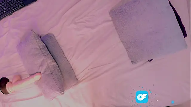 Snapshot of Candle__lz chatting on 11.27.25 Candle lz online show from 11.27.25