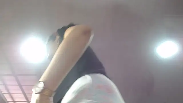 DanaiOluyi online show from 02.23.25