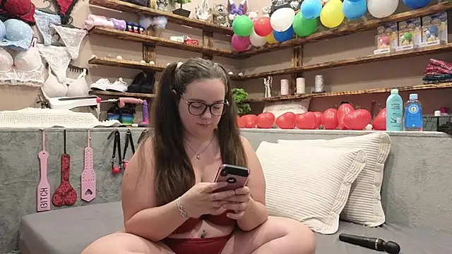 Snapshot of Kimberly-Caprice chatting on 03.13.25 Kimberly-Caprice online show from 03.13.25