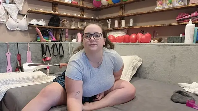 Snapshot of Kimberly-Caprice chatting on 03.14.25 Kimberly-Caprice online show from 03.14.25