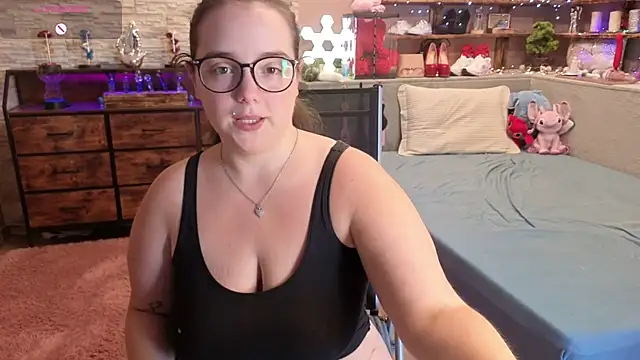 Snapshot of Kimberly-Caprice chatting on 06.02.26 Kimberly-Caprice online show from 06.02.26