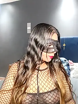 Snapshot of Ursa_sexy chatting on 02.07.25 Ursa sexy online show from 02.07.25