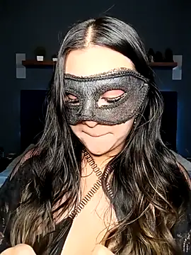 Snapshot of Ursa_sexy chatting on 10.05.25 Ursa sexy online show from 10.05.25