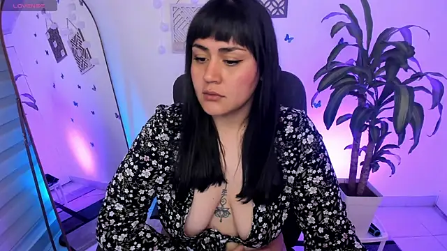 Snapshot of GretaX-X chatting on 01.18.25 GretaX-X online show from 01.18.25