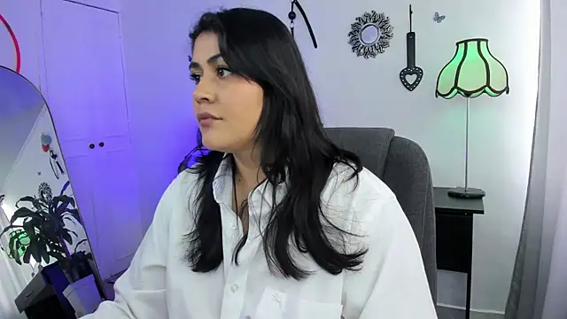 Snapshot of GretaX-X chatting on 09.08.25 GretaX-X online show from 09.08.25