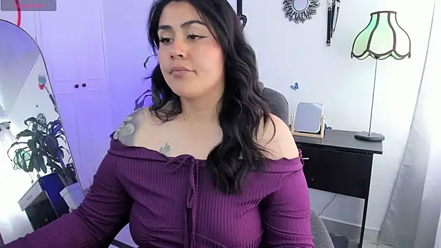 Snapshot of GretaX-X chatting on 09.13.25 GretaX-X online show from 09.13.25