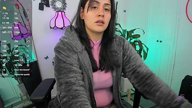 Snapshot of GretaX-X chatting on 09.23.25 GretaX-X online show from 09.23.25