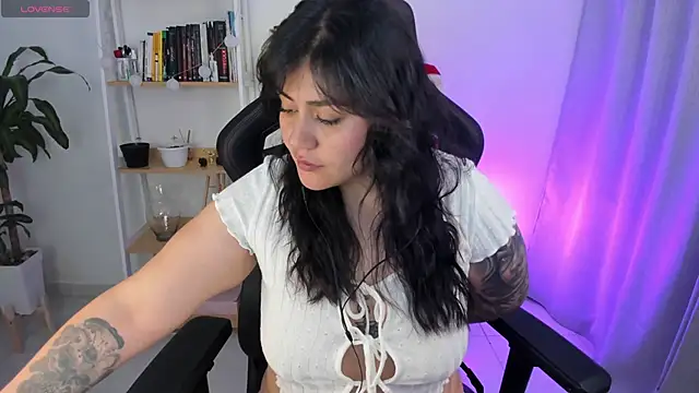 GretaX-X online show from 11.18.25