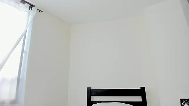 Snapshot of evely_coelloo chatting on 12.30.24 evely coelloo online show from 12.30.24